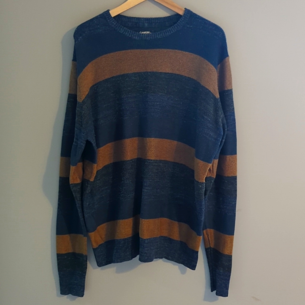 Men's striped long sleeve.